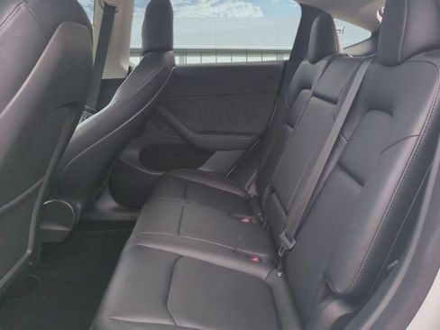 Used 2022 Tesla Model Y Long Range AWD/4WD image 15