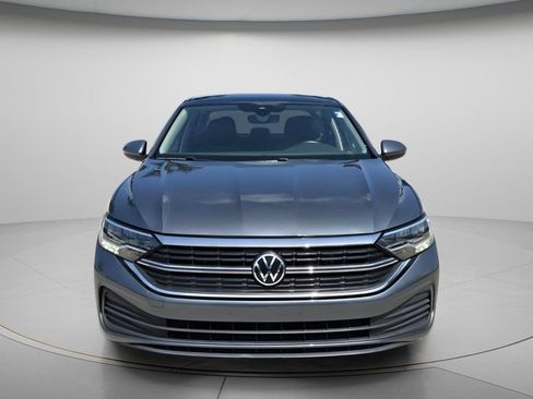 Used 2023 Volkswagen Jetta SE w/ Panoramic Sunroof Package FWD image 4