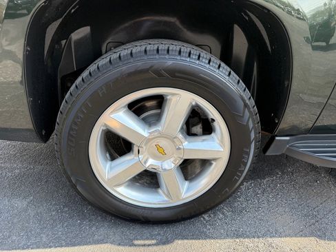 Used 2013 Chevrolet Avalanche LTZ image 24