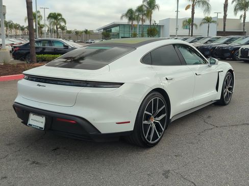 Used 2025 Porsche Taycan image 10