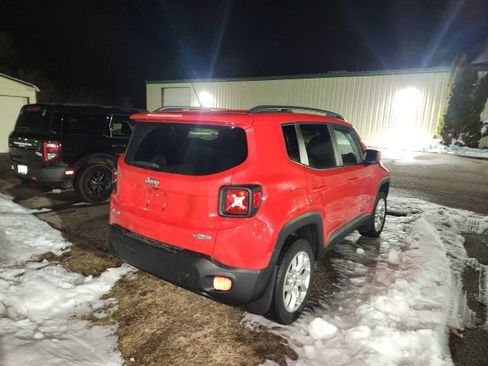 Used 2016 Jeep Renegade Latitude w/ Popular Equipment Group image 5