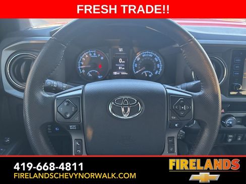 Used 2018 Toyota Tacoma TRD Sport image 18