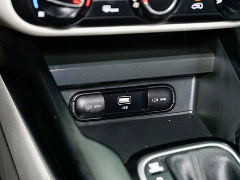 Used 2023 Kia Soul LX image 18