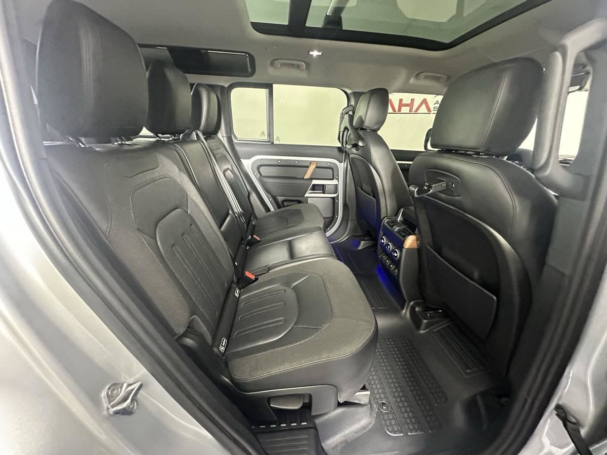 Used 2020 Land Rover Defender 110 SE AWD/4WD image 27