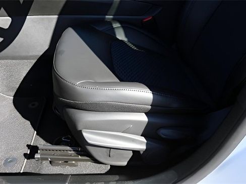 New 2026 Jeep Compass Latitude image 12