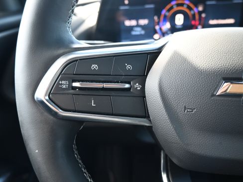 Used 2024 Chevrolet Traverse LT image 19