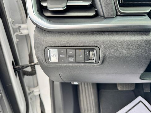 Used 2025 GMC Terrain Elevation image 23