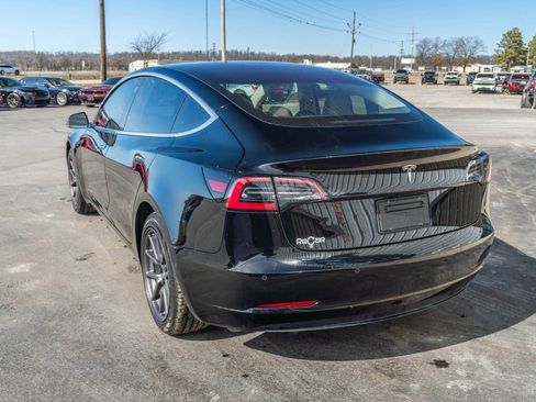 Used 2018 Tesla Model 3 Mid Range RWD image 3