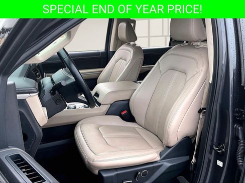 Used 2022 Ford Expedition Limited image 20