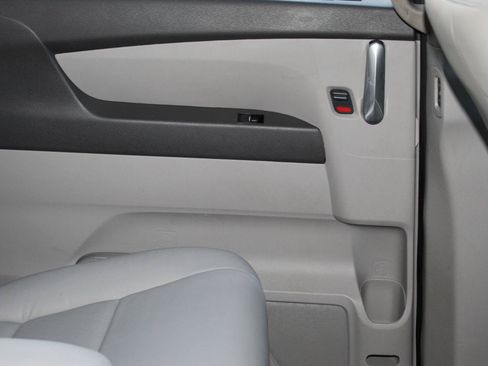Used 2016 Honda Odyssey Touring image 12