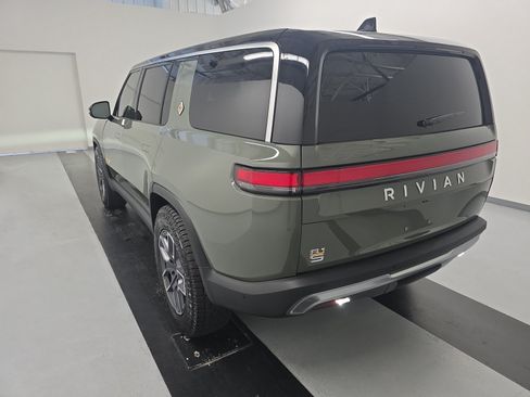 Used 2023 Rivian R1S Launch Edition AWD/4WD image 3