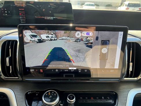 Used 2025 Ford Expedition Max Platinum image 16