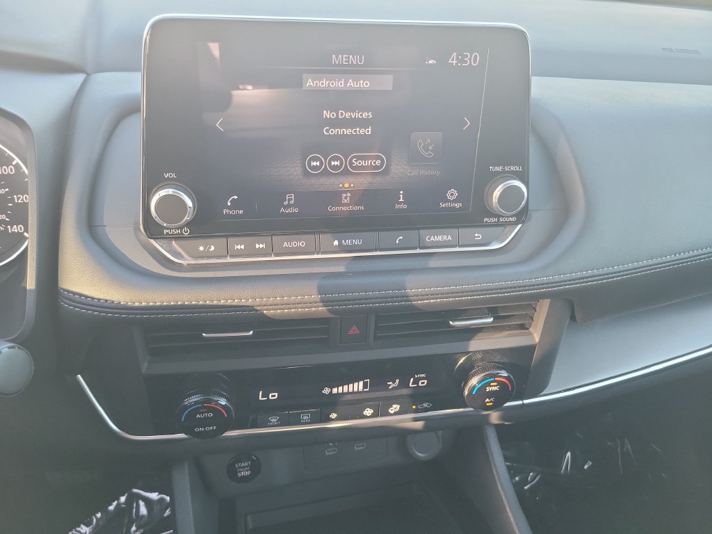 Used 2025 Nissan Rogue SV FWD image 16