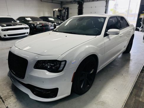 Used 2023 Chrysler 300 C RWD image 10