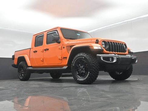 Used 2025 Jeep Gladiator Sport AWD/4WD image 45