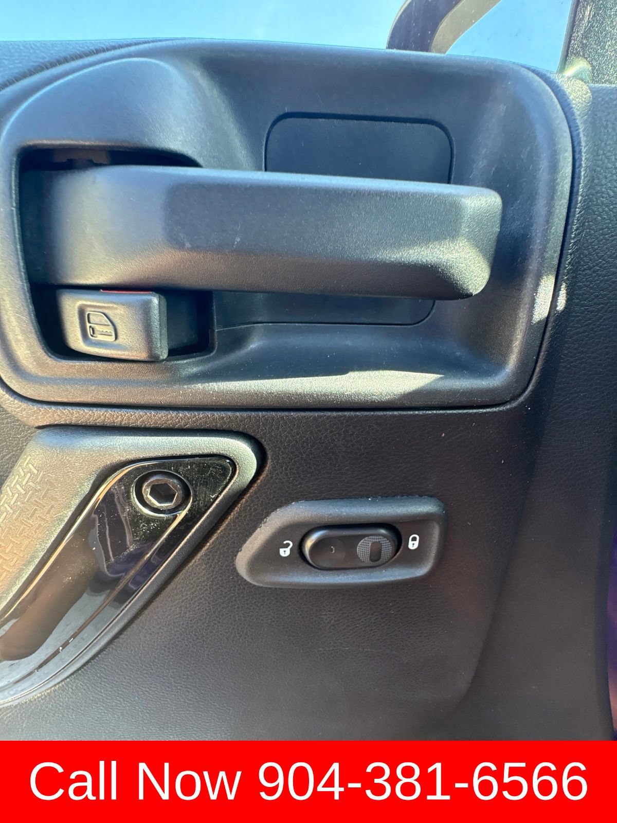 Used 2016 Jeep Wrangler Unlimited Sahara AWD/4WD image 21