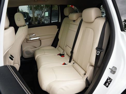 Used 2023 Mercedes-Benz GLB 250 image 14