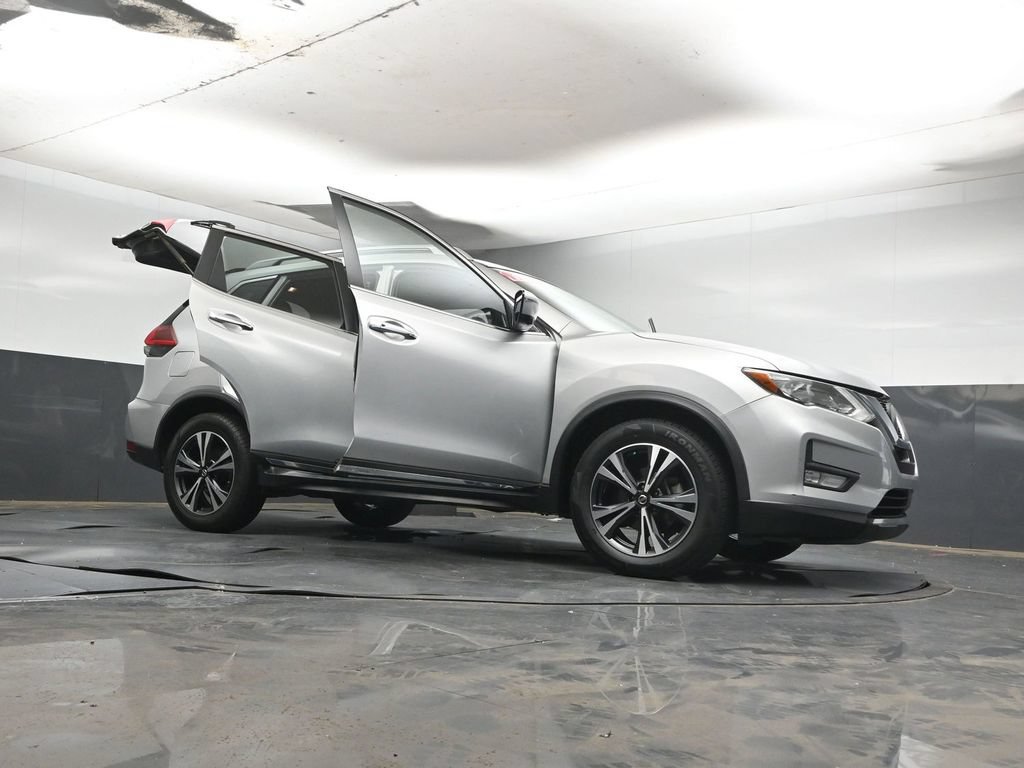 Used 2018 Nissan Rogue SL FWD image 44