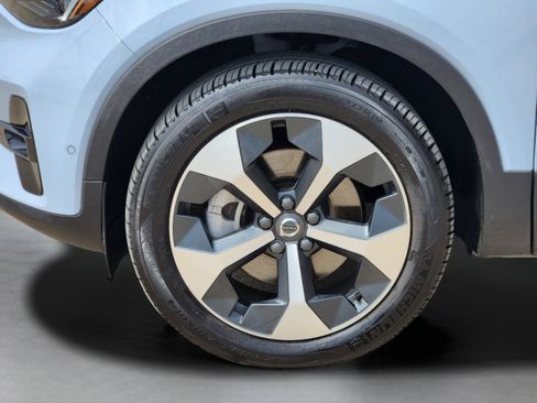 Used 2026 Volvo XC40 B5 Plus w/ Protection Package Premier AWD/4WD image 40