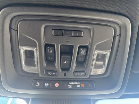 Used 2023 GMC Sierra 1500 AT4 w/ Technology Package AWD/4WD image 30