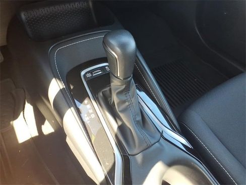 Used 2025 Toyota Corolla SE image 15