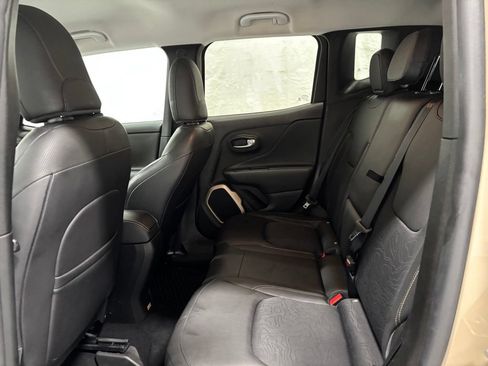 Used 2017 Jeep Renegade Trailhawk AWD/4WD image 41