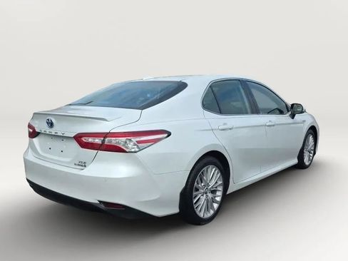 Used 2019 Toyota Camry XLE w/ Driver Assist Package FWD image 7