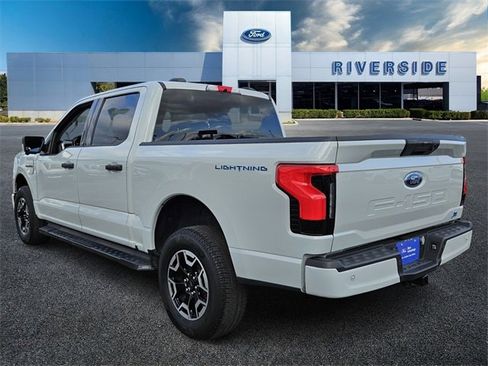 Used 2023 Ford F150 Lightning XLT image 5