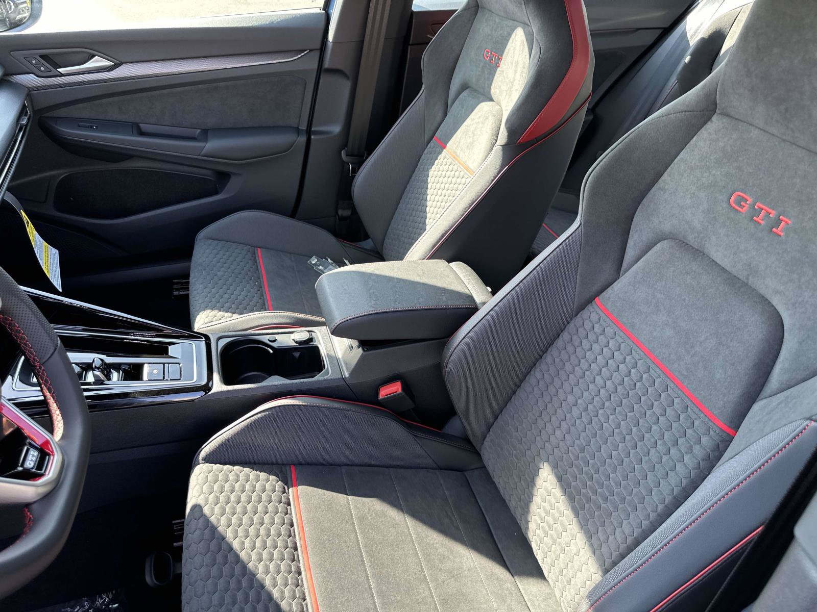 New 2026 Volkswagen GTI SE FWD image 20