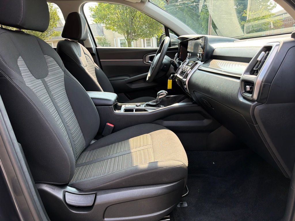 Certified 2023 Kia Sorento LX AWD/4WD image 27