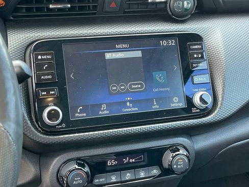 Used 2021 Nissan Kicks SV w/ Interior Electronics Package FWD image 16