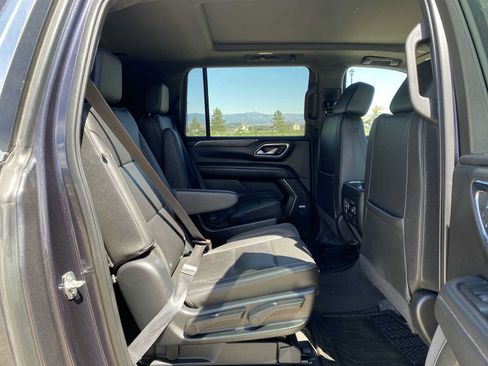 Used 2022 Chevrolet Suburban LT w/ LT Signature Package AWD/4WD image 35