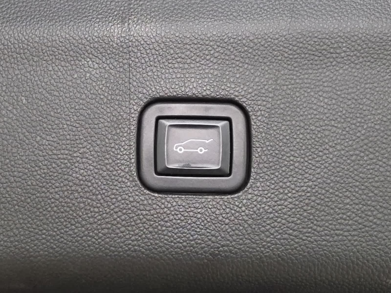 Used 2023 Buick Enclave Essence AWD/4WD image 30