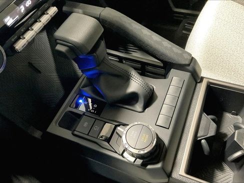 Used 2025 Toyota 4Runner SR5 image 40