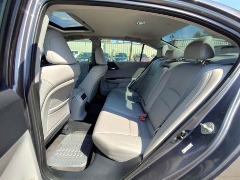 Used 2013 Honda Accord Touring image 28
