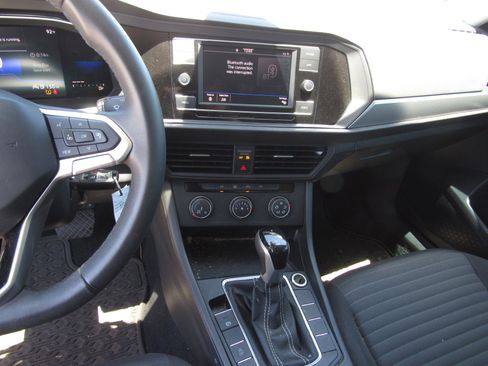 Used 2022 Volkswagen Jetta S FWD image 16
