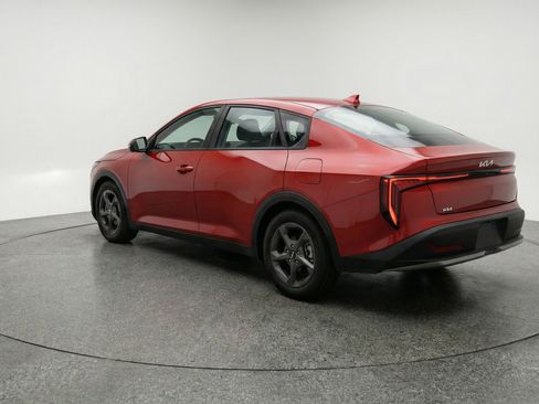 Used 2025 Kia K4 LXS image 6