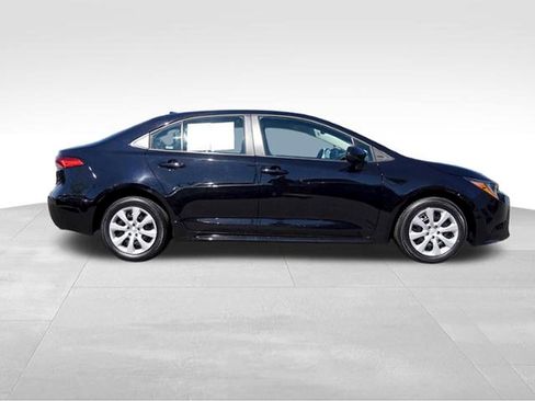 Certified 2025 Toyota Corolla LE FWD image 2