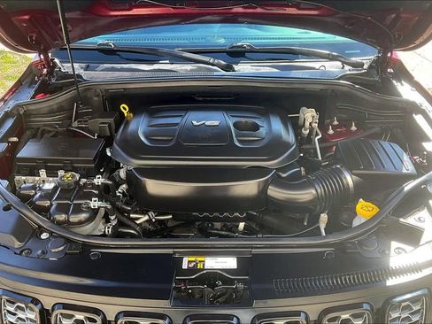 Used 2017 Jeep Grand Cherokee Altitude image 10