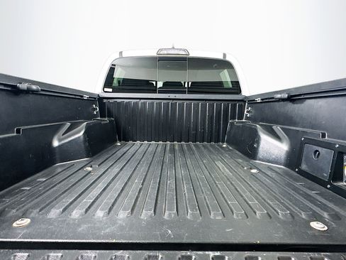 Used 2019 Toyota Tacoma TRD Sport image 27