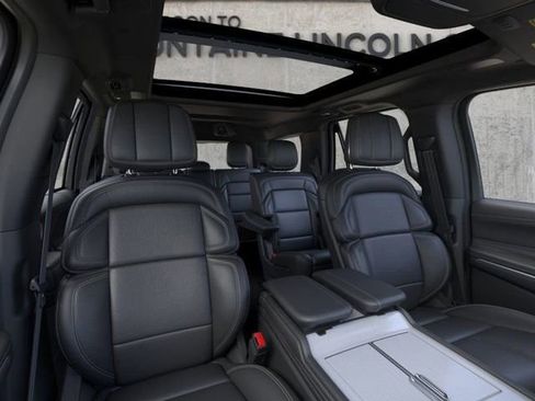 New 2026 Lincoln Navigator Reserve w/ Jet Appearance Package AWD/4WD image 10