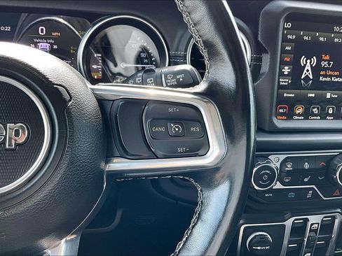 Used 2022 Jeep Wrangler Unlimited Sahara w/ Cold Weather Group AWD/4WD image 19