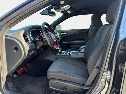 Used 2016 Dodge Charger R/T RWD image 9