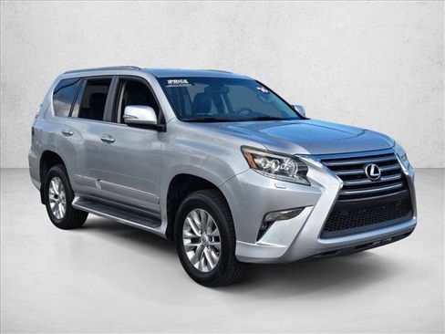 Used 2016 Lexus GX 460 image 3