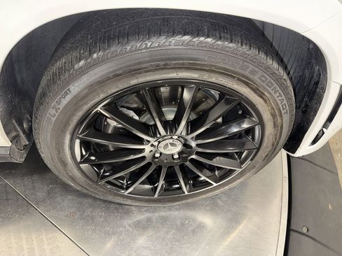 Used 2020 Mercedes-Benz GLE 580 GLE 580 w/ Parking Assist Package image 14