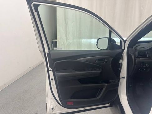 Used 2023 Honda Passport EX-L image 11