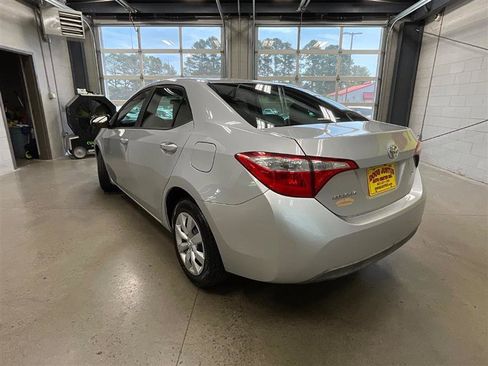 Used 2014 Toyota Corolla LE FWD image 3