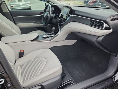 Used 2023 Toyota Camry SE image 14