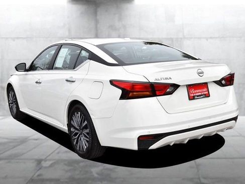 Certified 2025 Nissan Altima 2.5 SV image 7