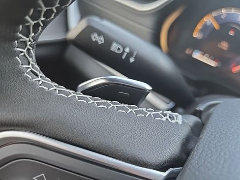 New 2025 Jeep Grand Cherokee L Limited w/ Luxury Tech Group II image 44